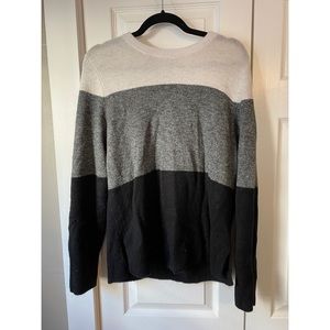 Old Navy Sweater Size L